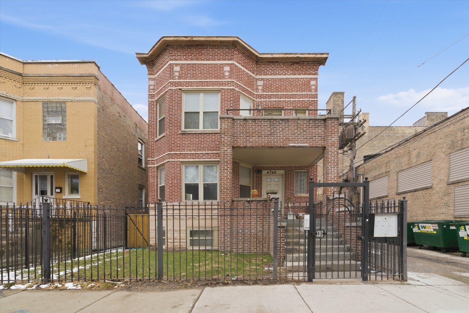 4742 N Sawyer Avenue Unit: 2