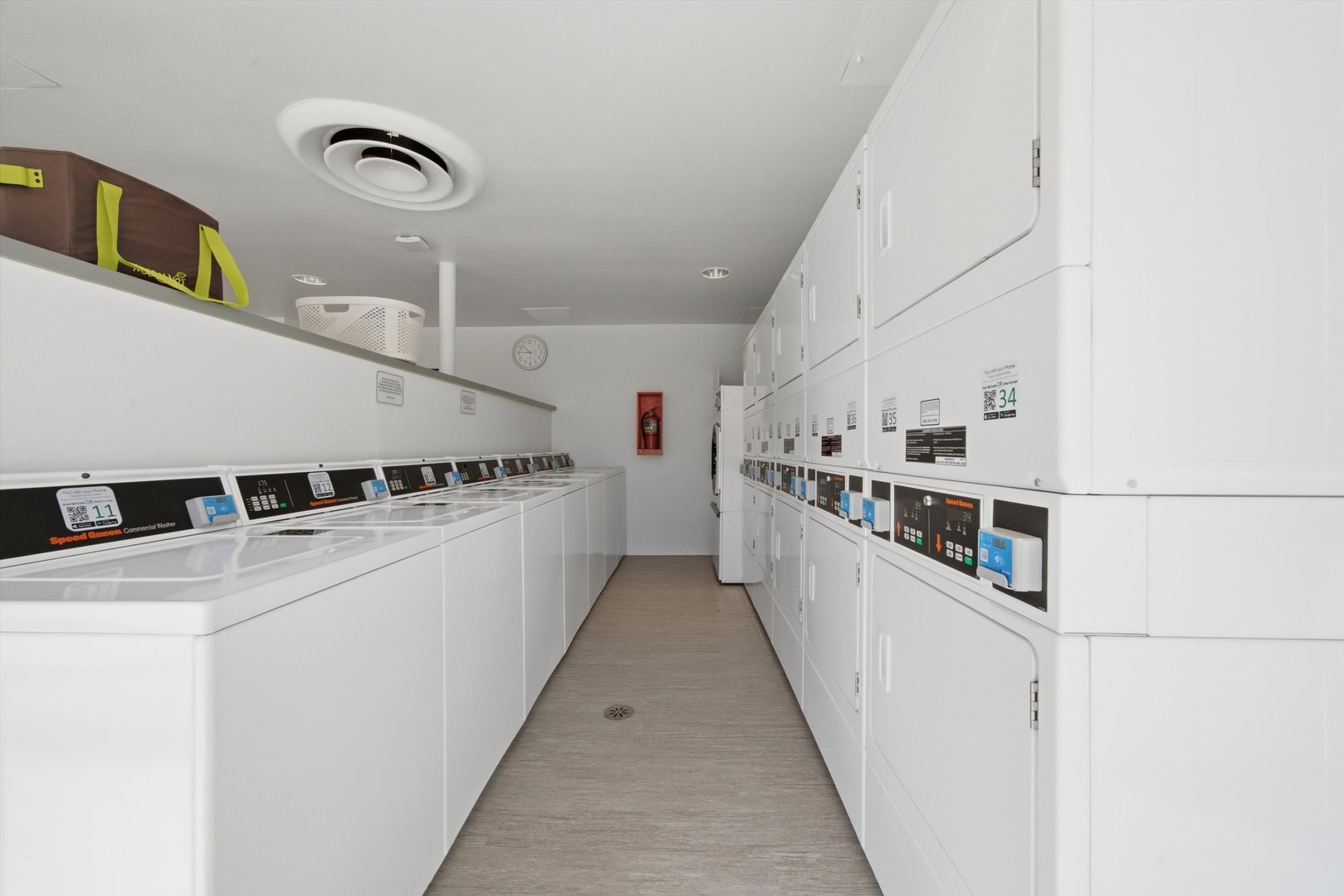 4343 N CLARENDON Avenue Unit: 613