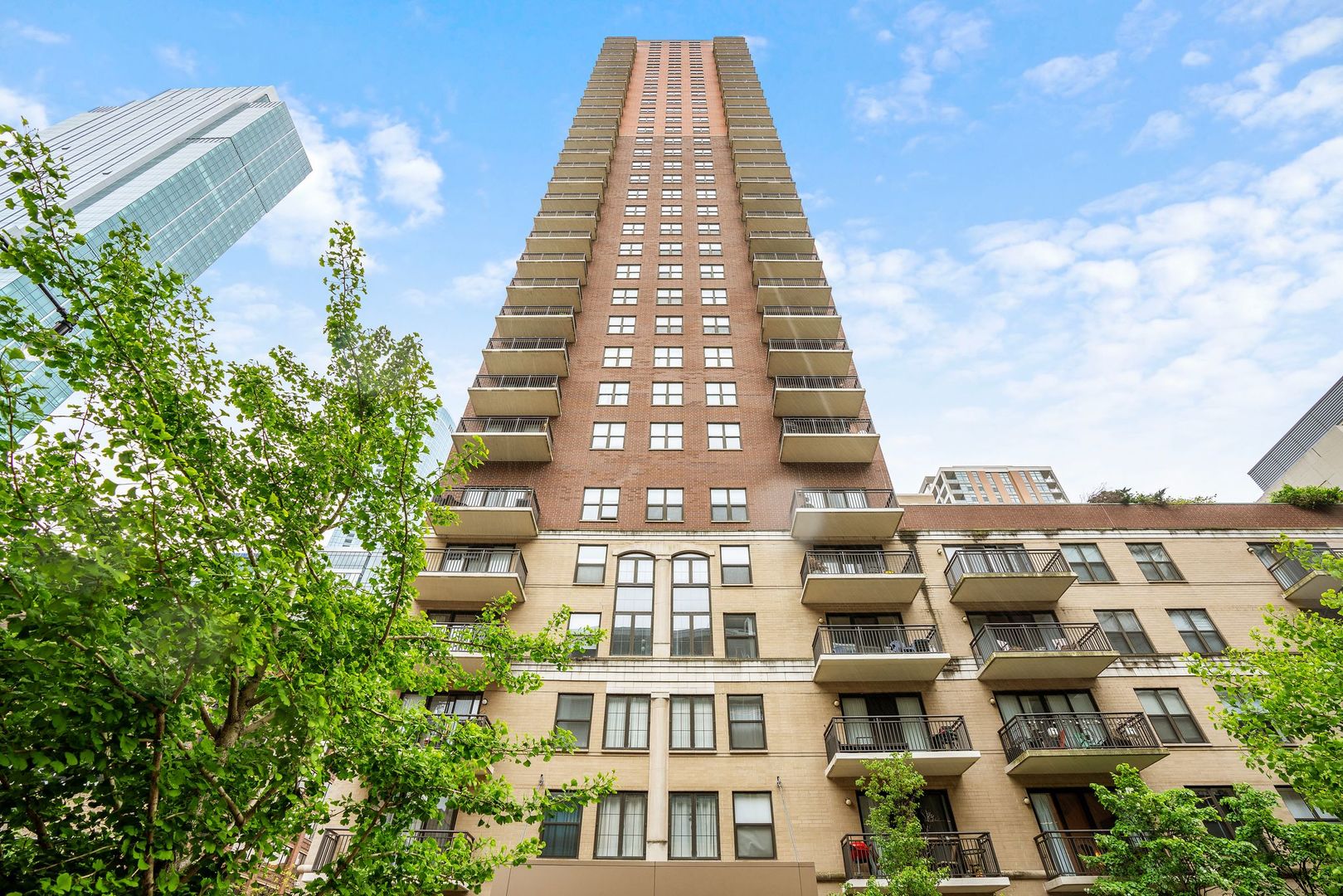 41 E 8th Street Unit: 2702