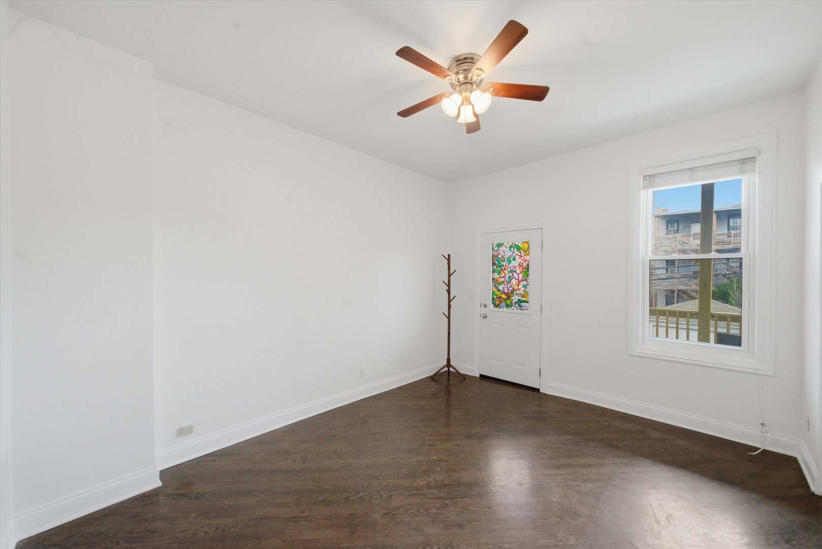 846 N WOLCOTT Avenue Unit: 2R