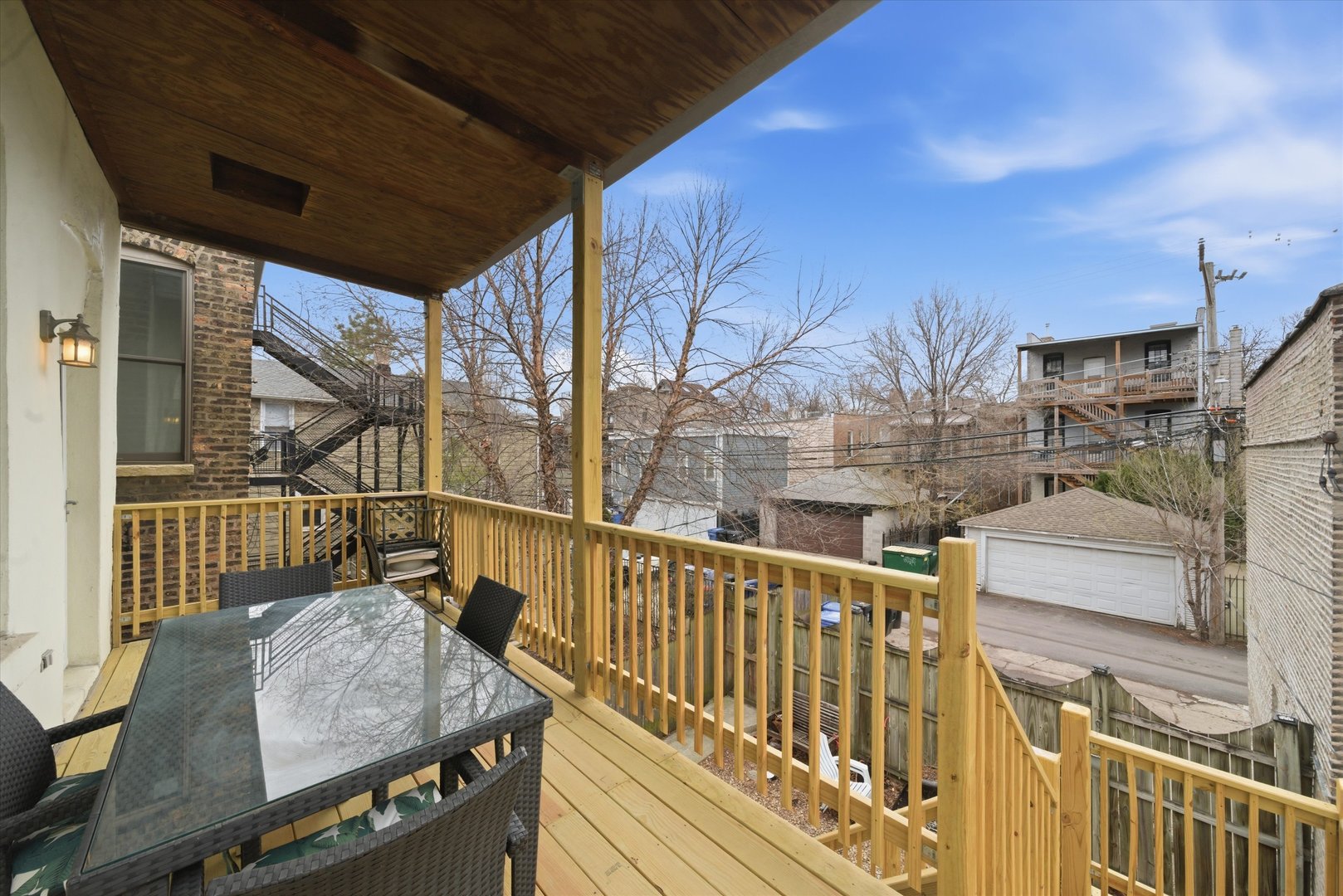 846 N WOLCOTT Avenue Unit: 2R