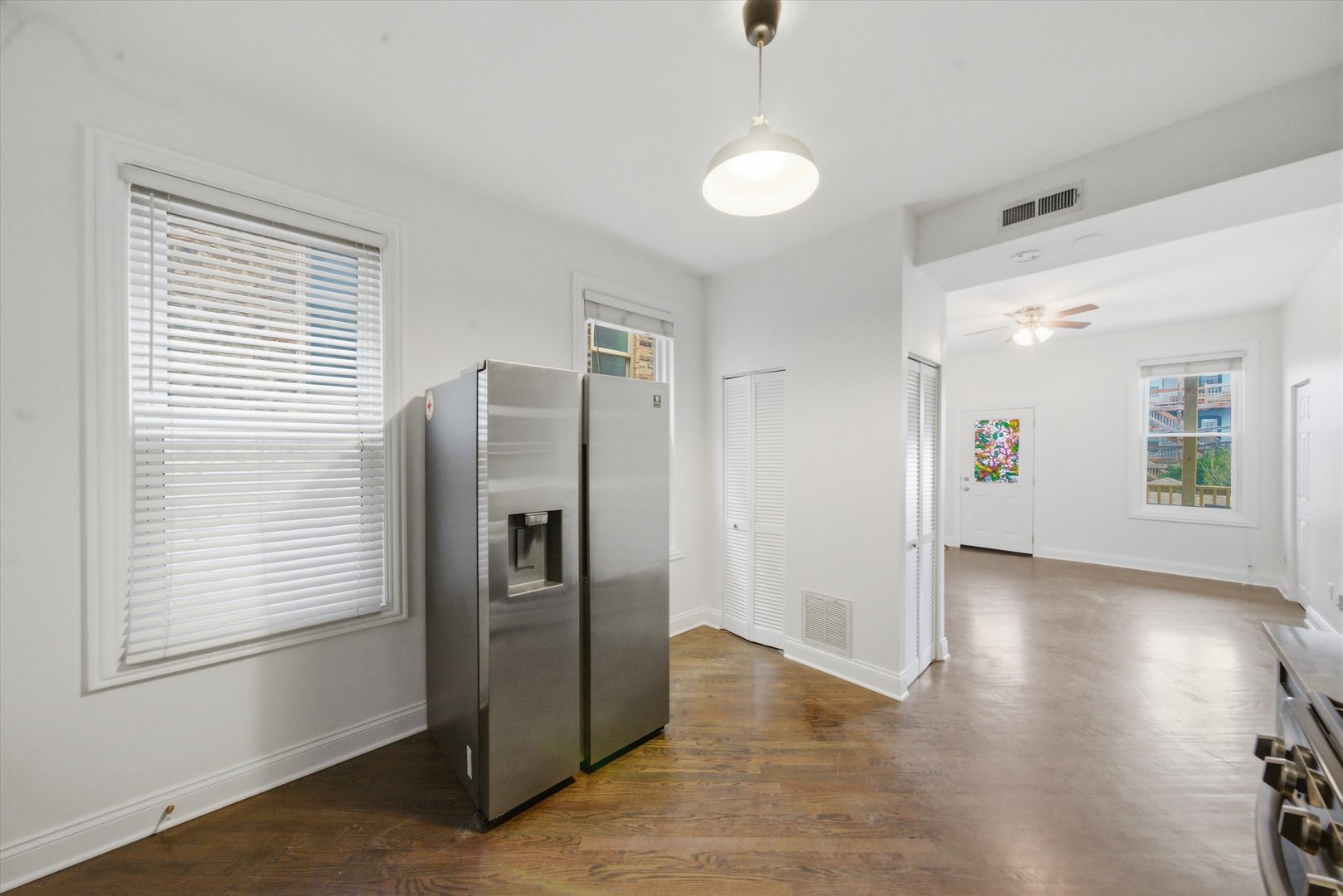 846 N WOLCOTT Avenue Unit: 2R