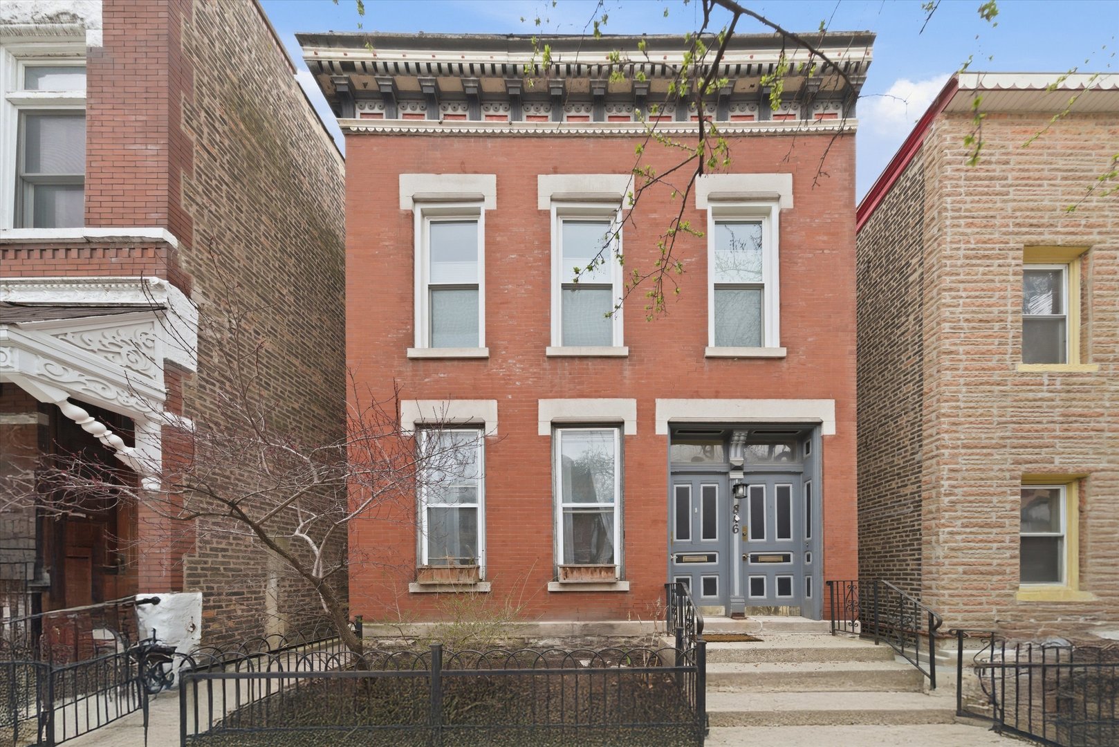 846 N WOLCOTT Avenue Unit: 2R
