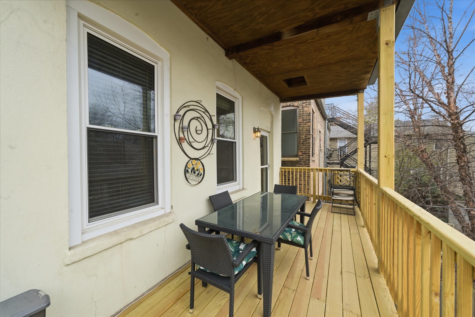 846 N WOLCOTT Avenue Unit: 2R