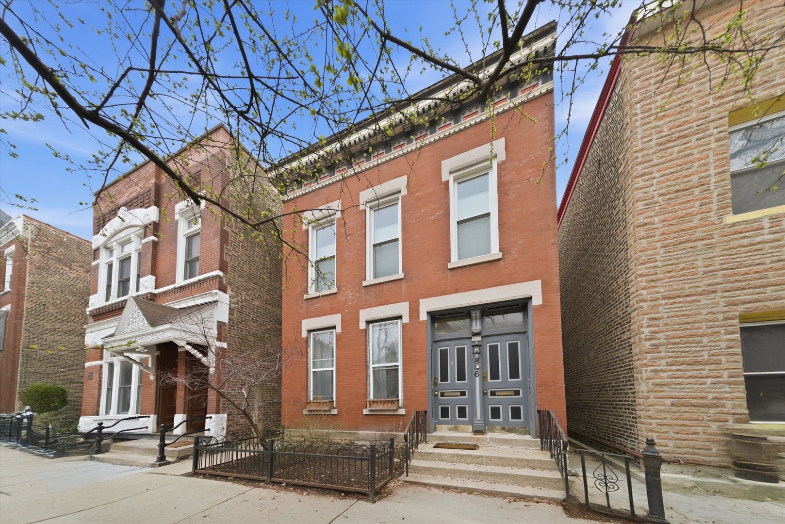 846 N WOLCOTT Avenue Unit: 2R