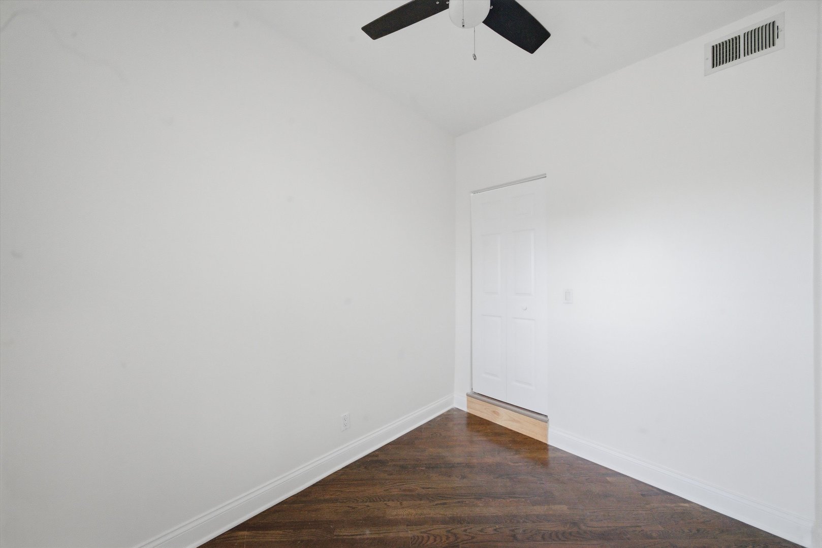 846 N WOLCOTT Avenue Unit: 2R