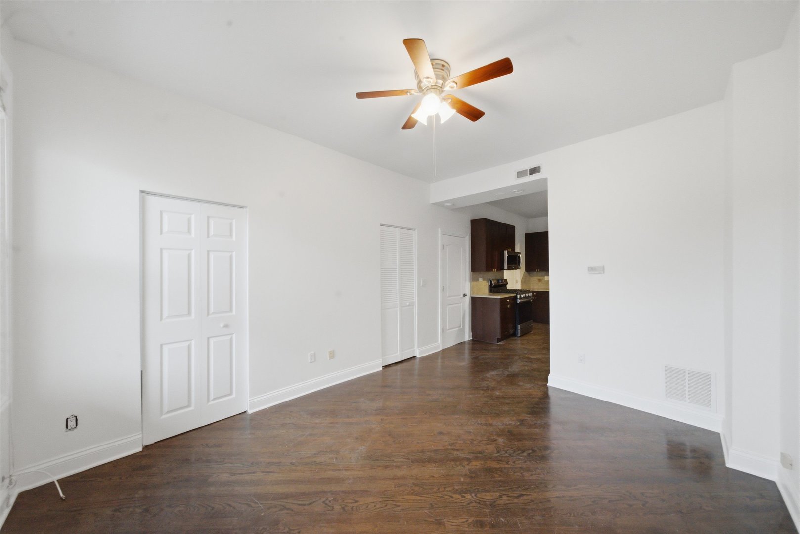 846 N WOLCOTT Avenue Unit: 2R