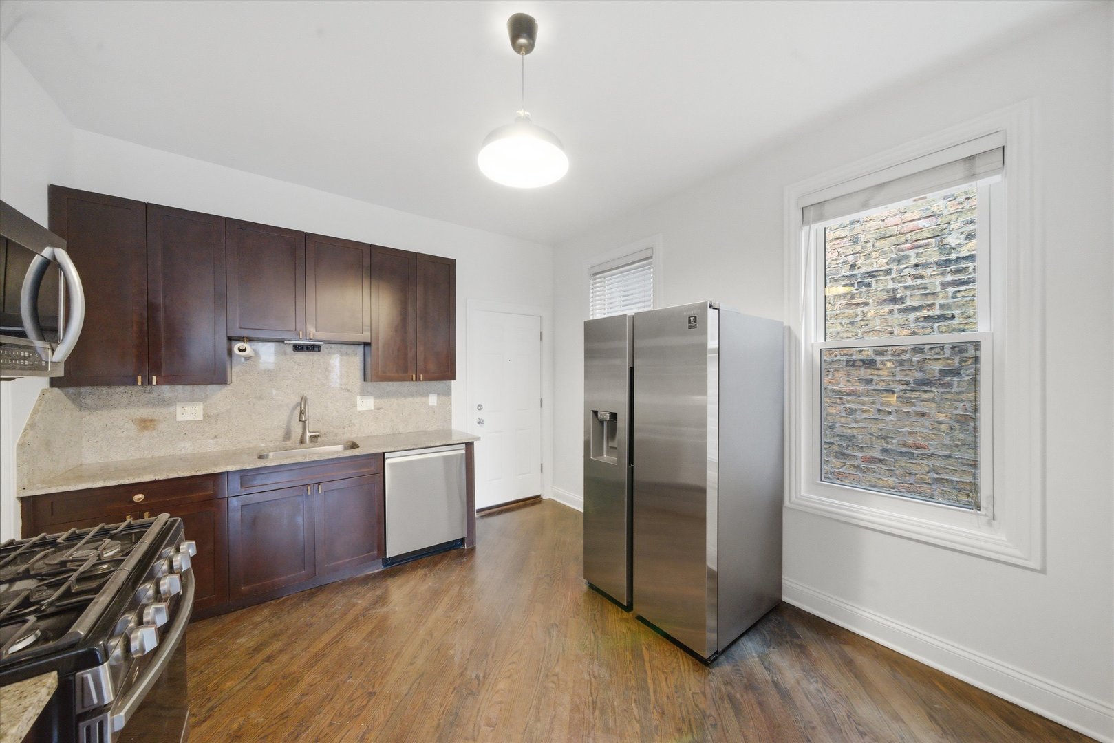 846 N WOLCOTT Avenue Unit: 2R