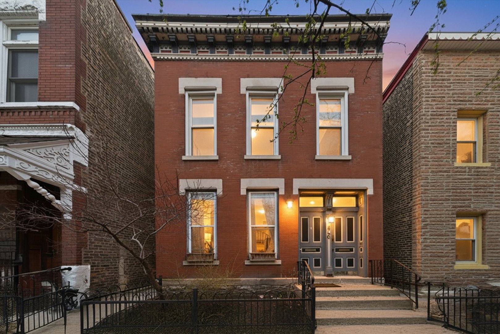 846 N WOLCOTT Avenue Unit: 2R