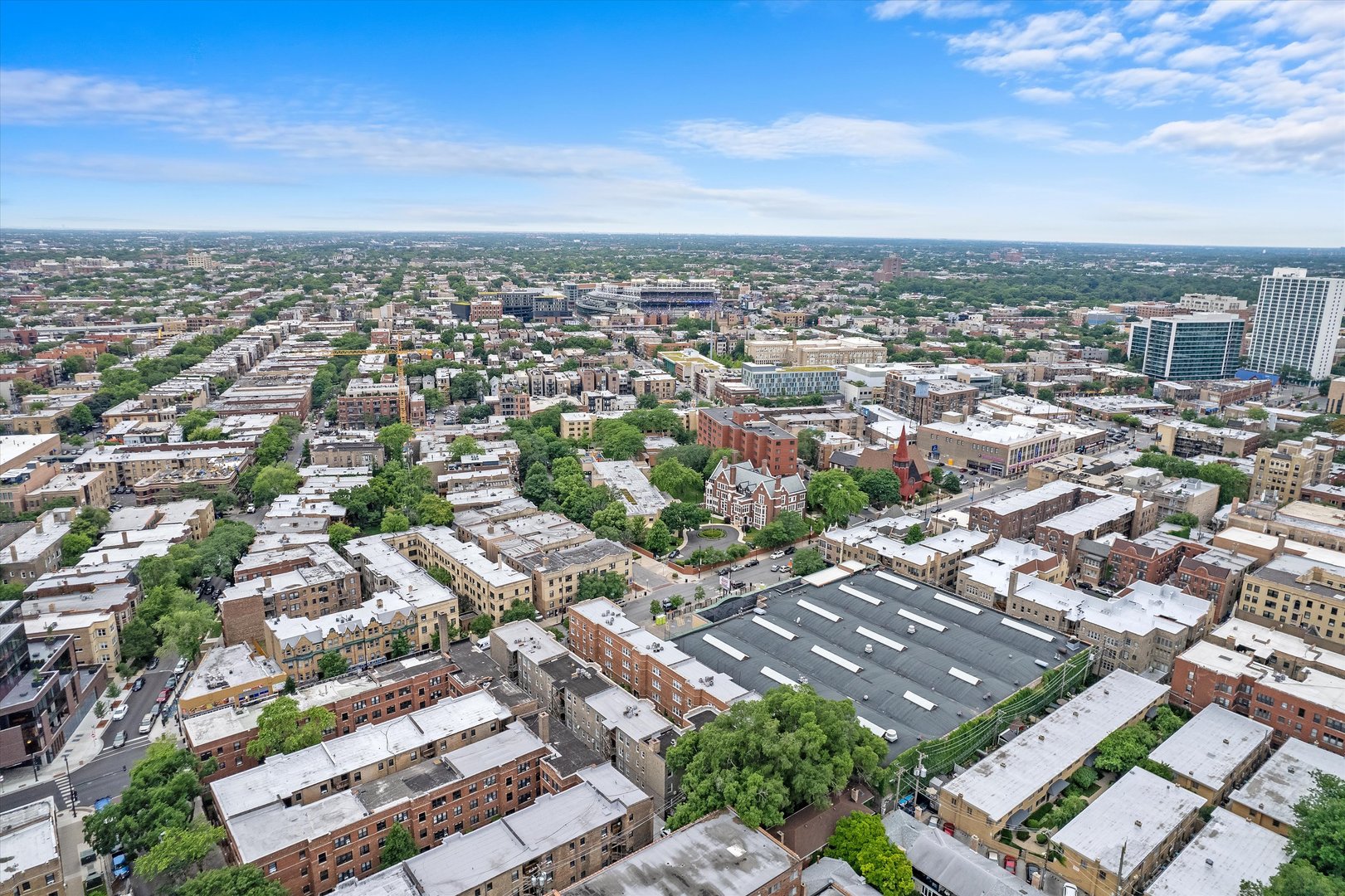 555 W Cornelia Avenue Unit: 210