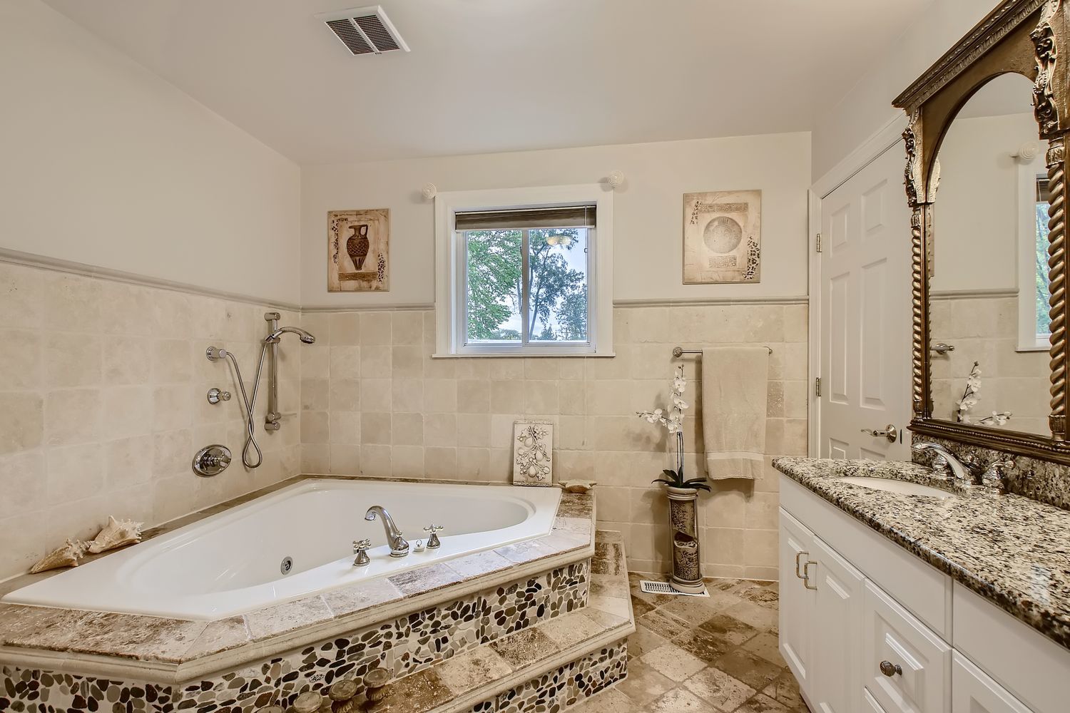 9529 Keystone Avenue