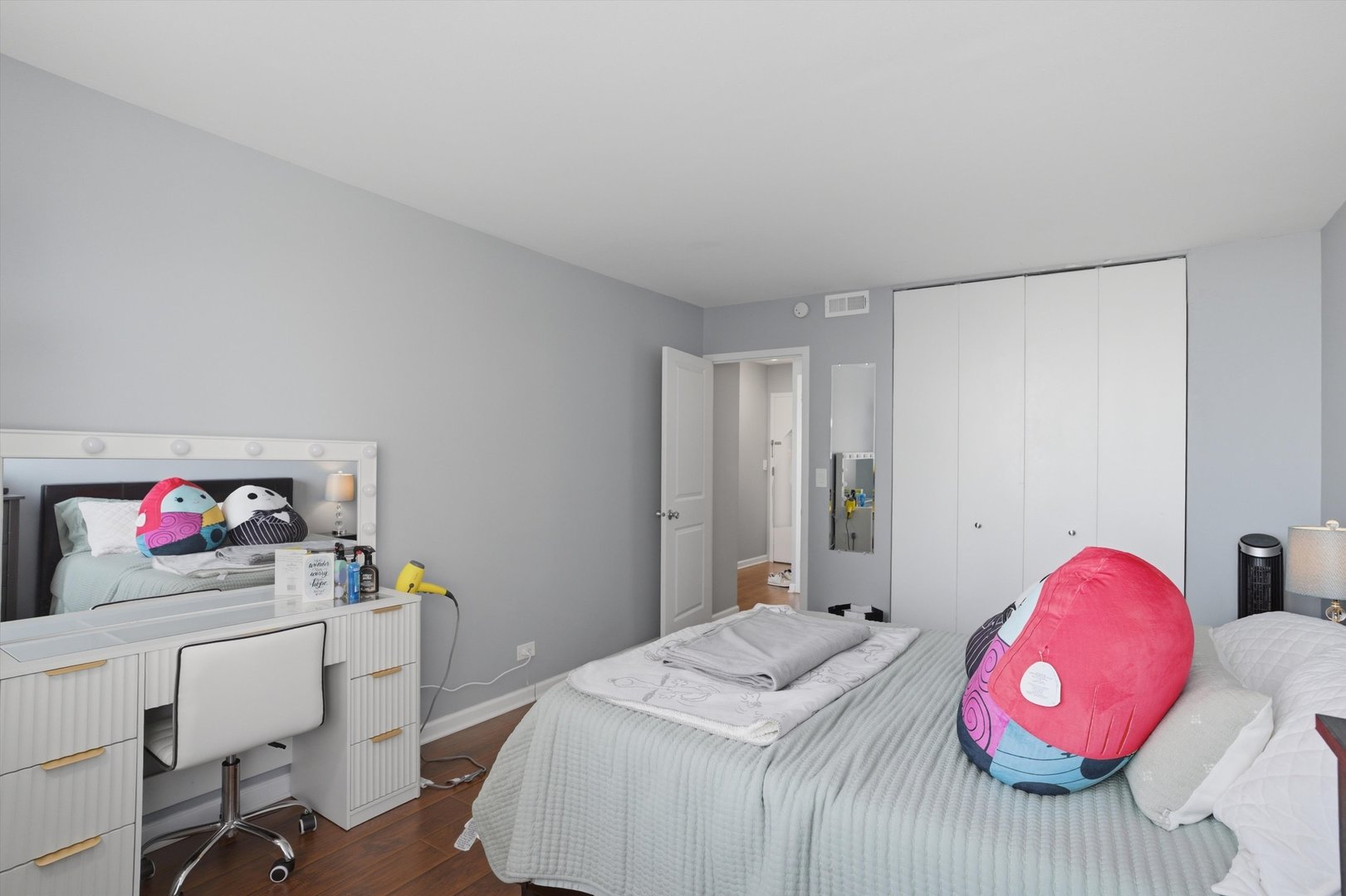 6301 N SHERIDAN Road Unit: 3M