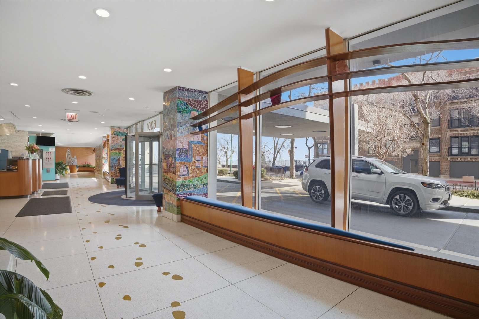 6301 N SHERIDAN Road Unit: 3M