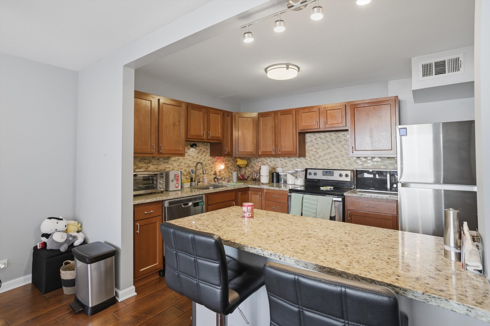 6301 N SHERIDAN Road Unit: 3M