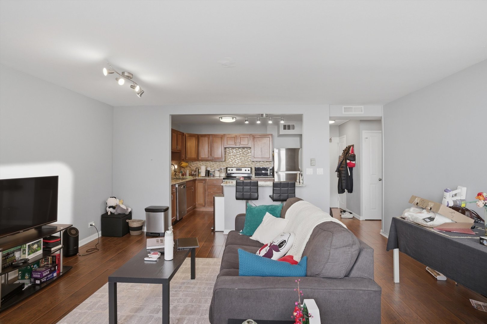 6301 N SHERIDAN Road Unit: 3M