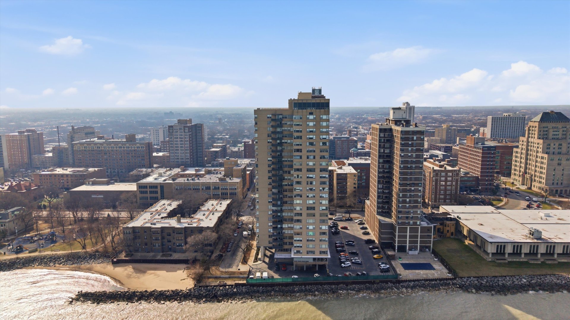 6301 N SHERIDAN Road Unit: 3M