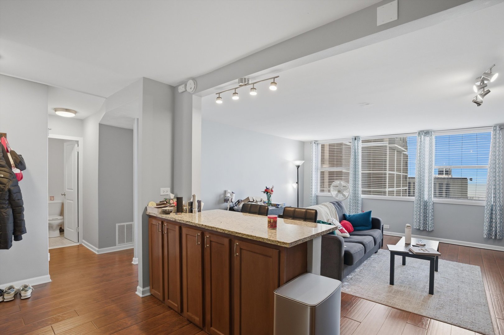 6301 N SHERIDAN Road Unit: 3M