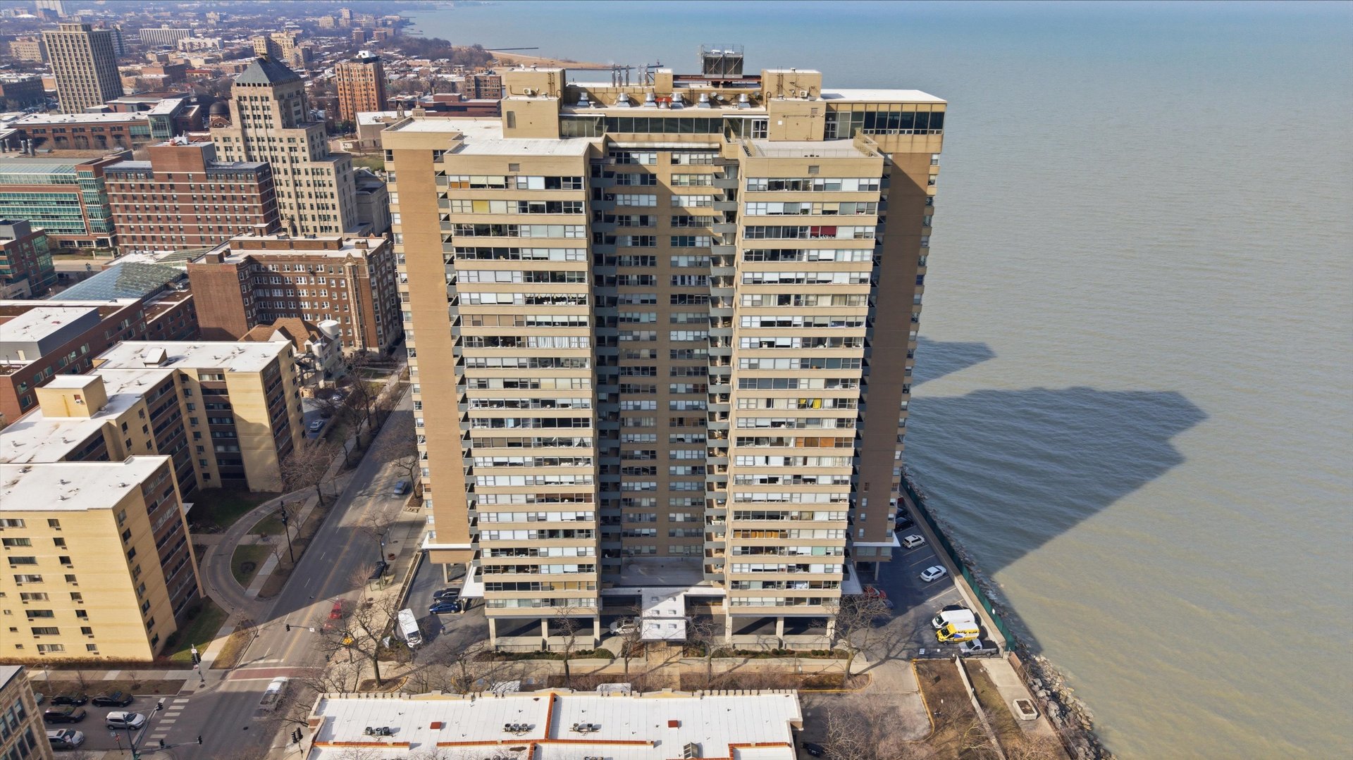 6301 N SHERIDAN Road Unit: 3M