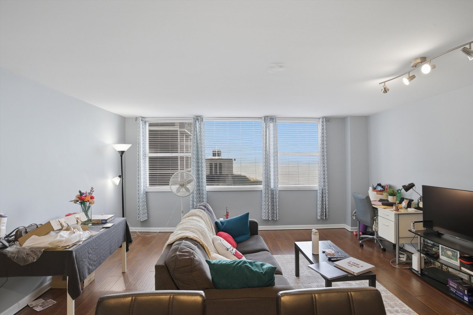 6301 N SHERIDAN Road Unit: 3M