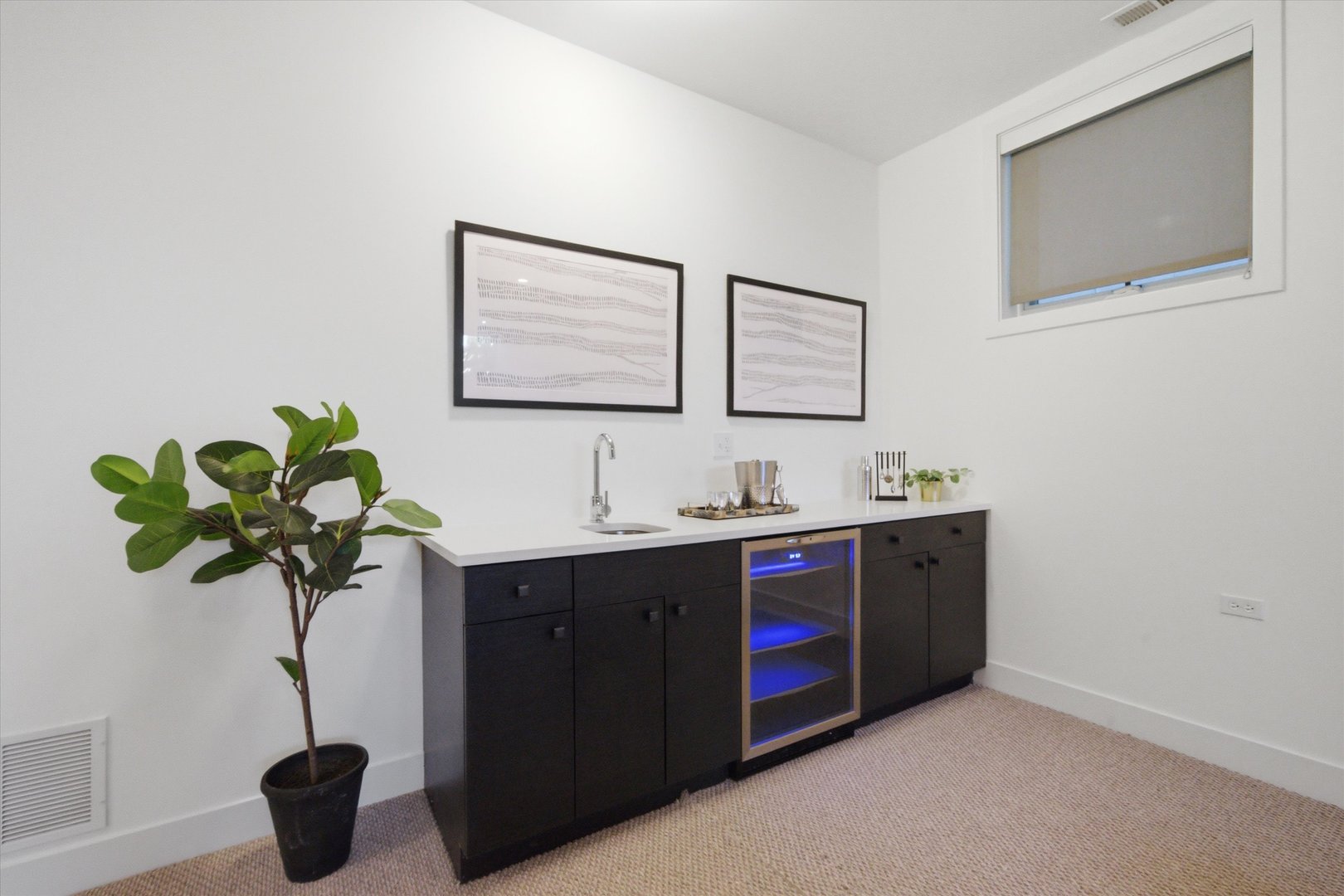 948 N Honore Street Unit: 1