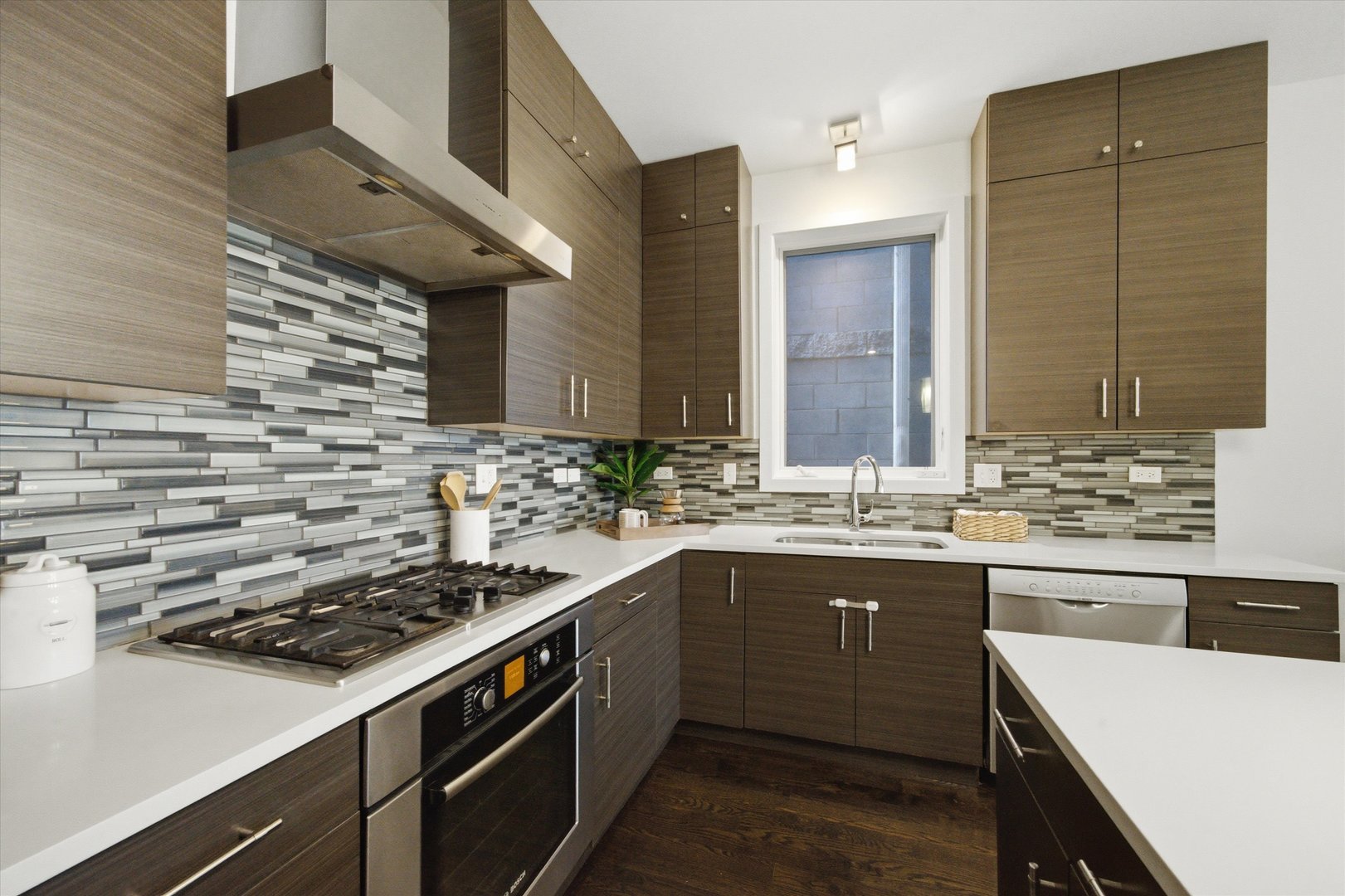948 N Honore Street Unit: 1