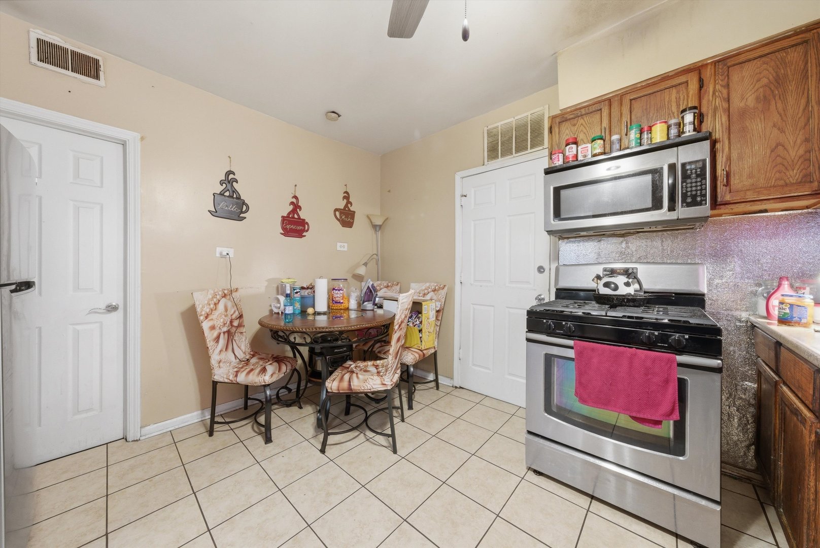 1025 N TRUMBULL Avenue