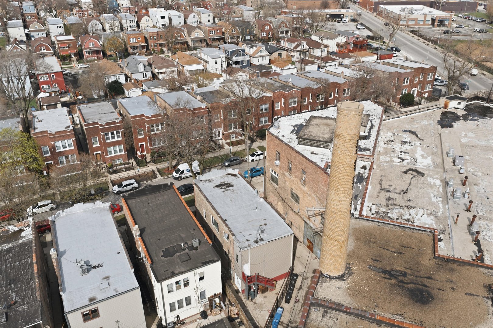 1025 N TRUMBULL Avenue