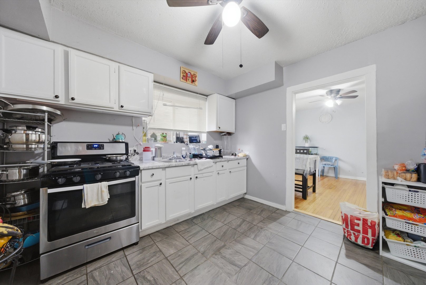 1025 N TRUMBULL Avenue