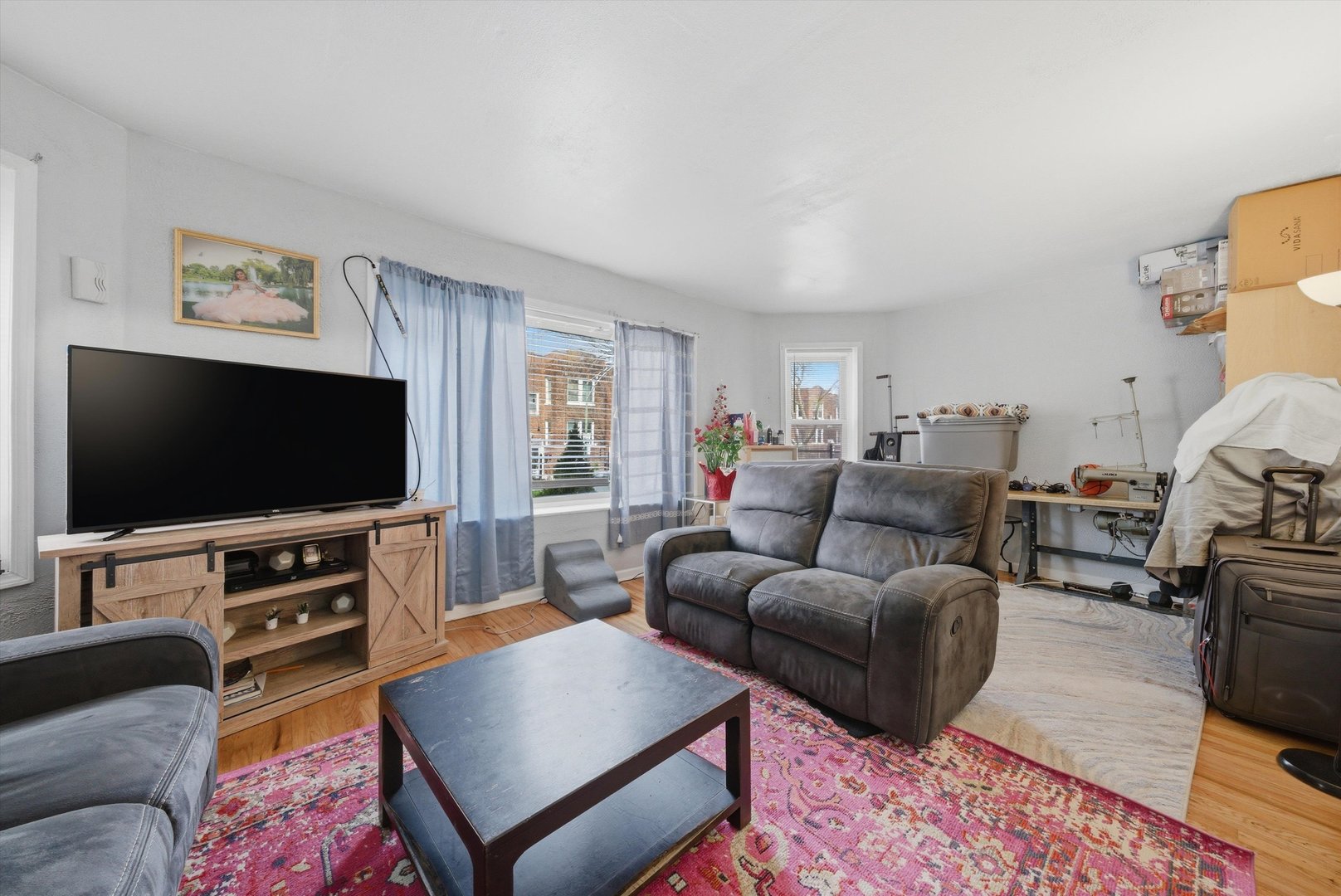 1025 N TRUMBULL Avenue