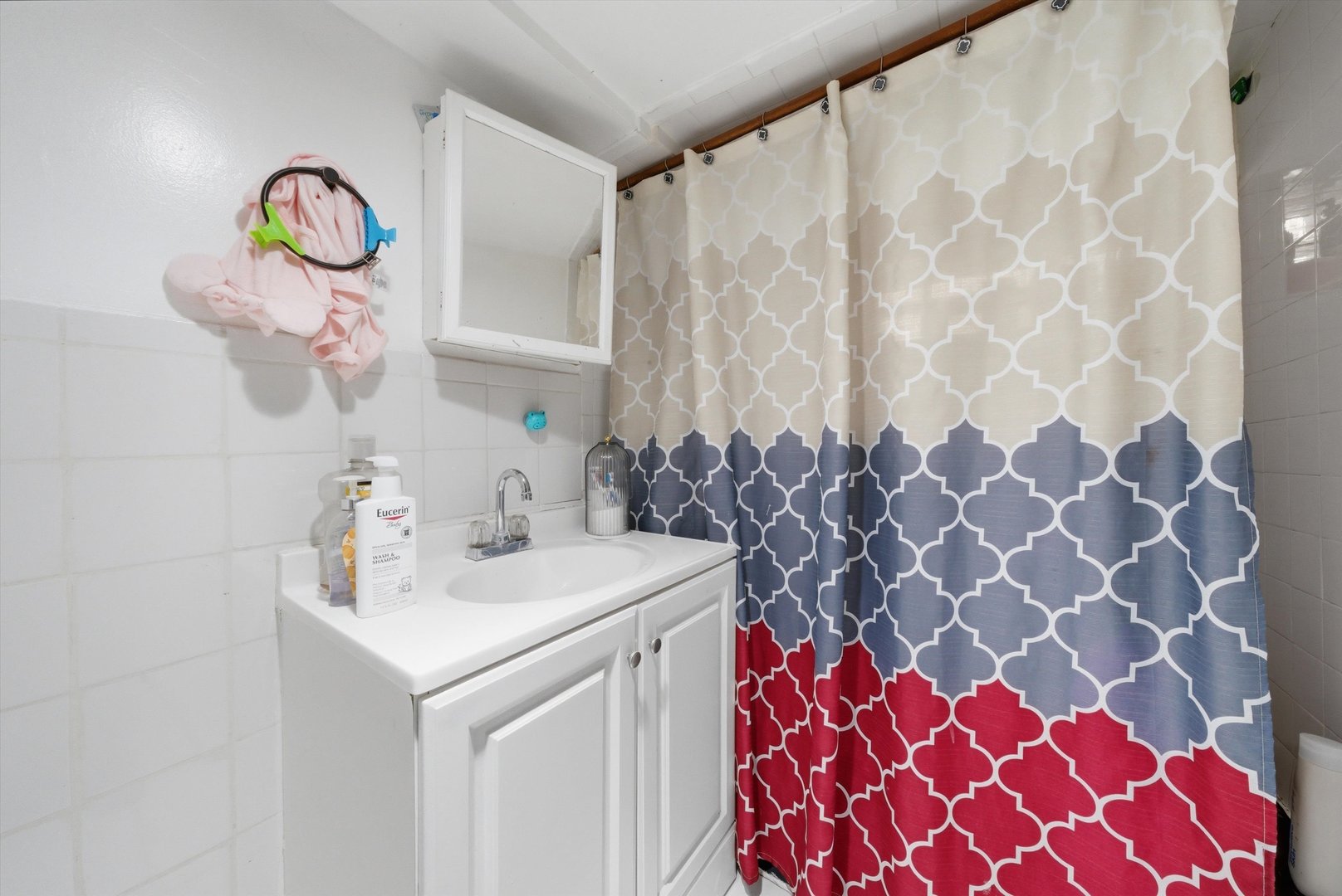 1025 N TRUMBULL Avenue