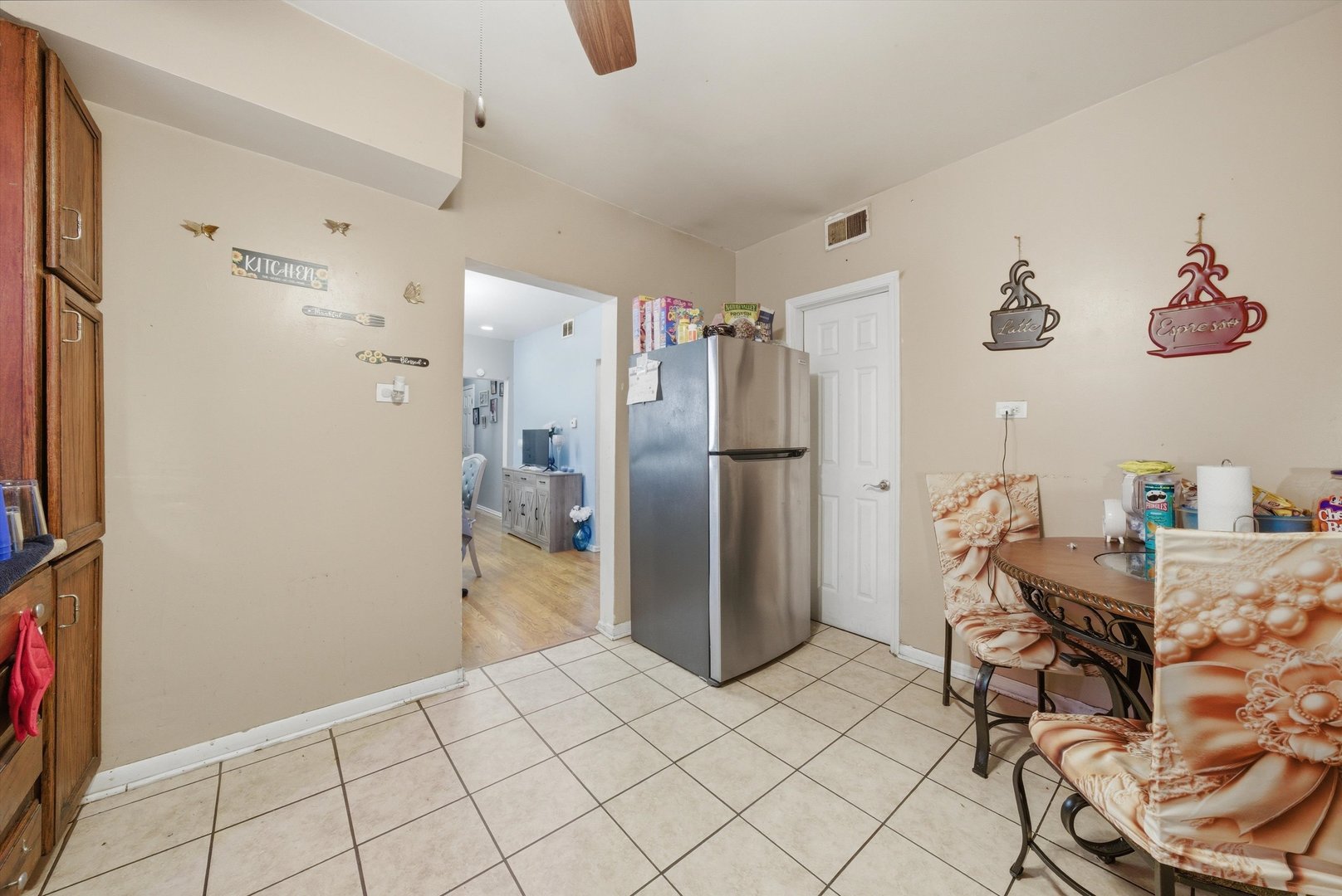 1025 N TRUMBULL Avenue