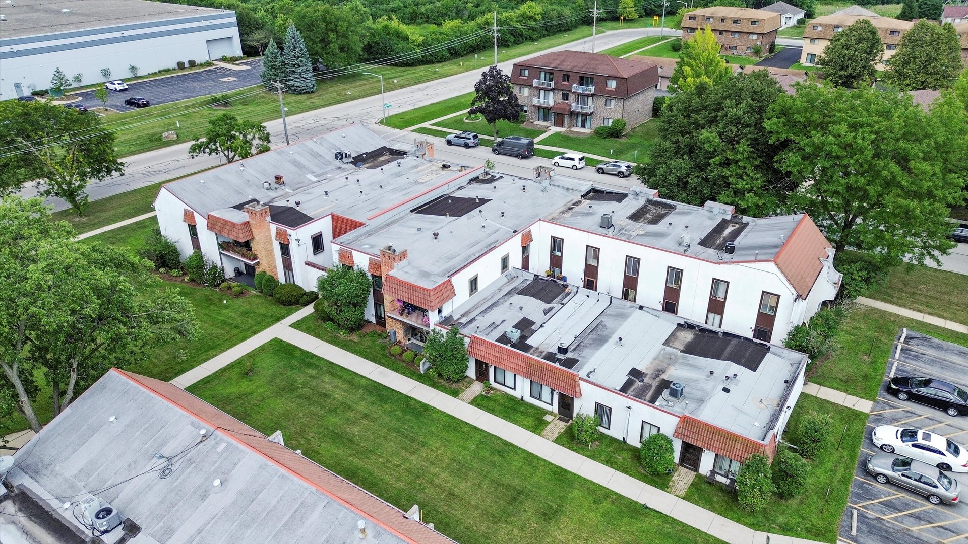 743 E Fullerton Avenue Unit: 105