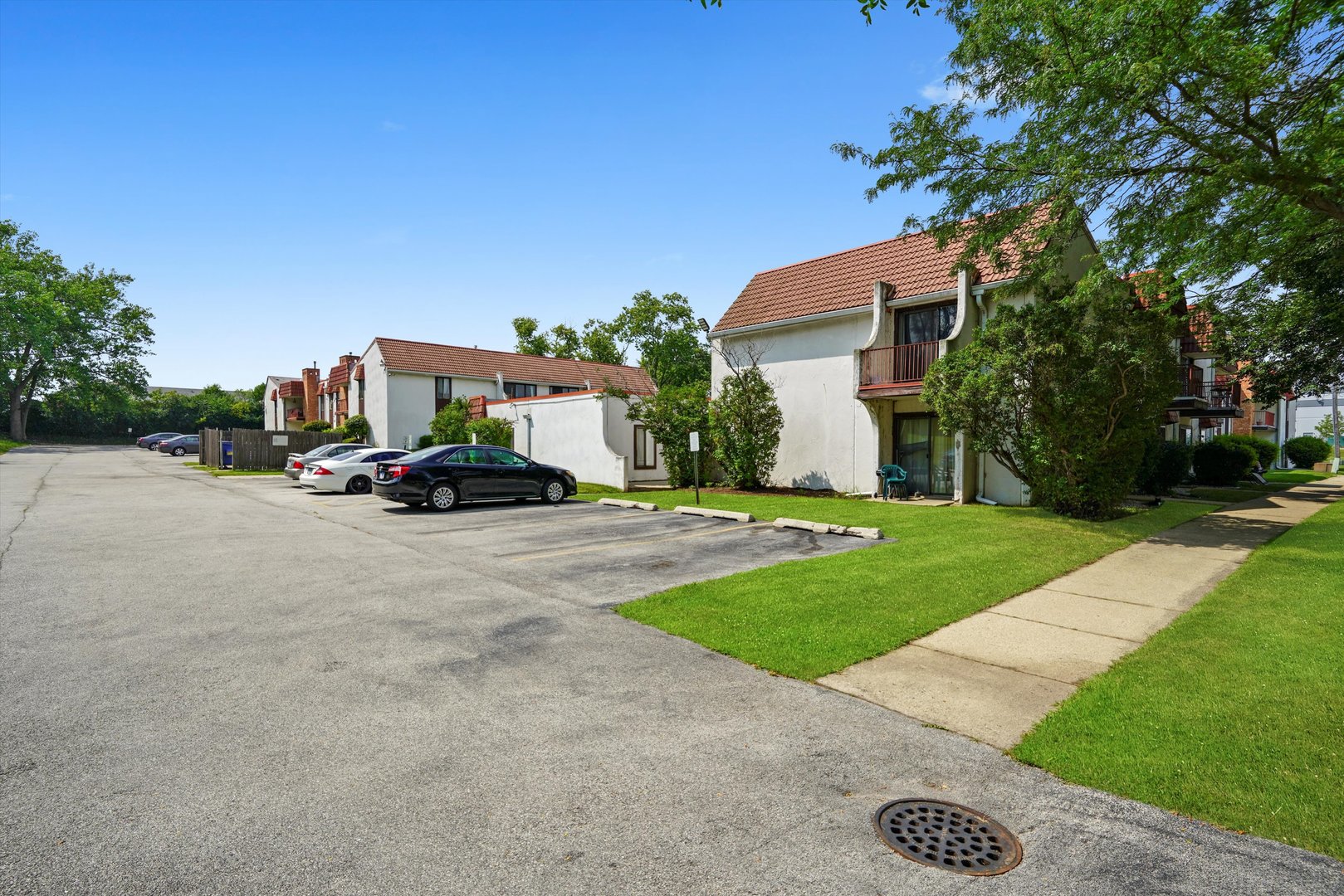 743 E Fullerton Avenue Unit: 105