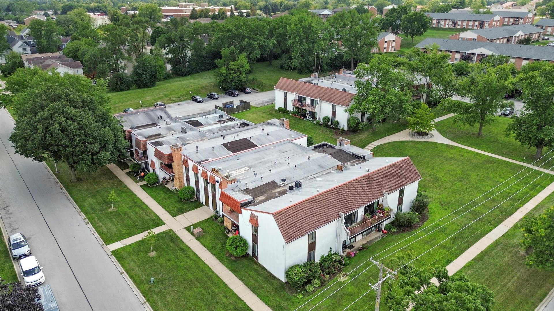 743 E Fullerton Avenue Unit: 105