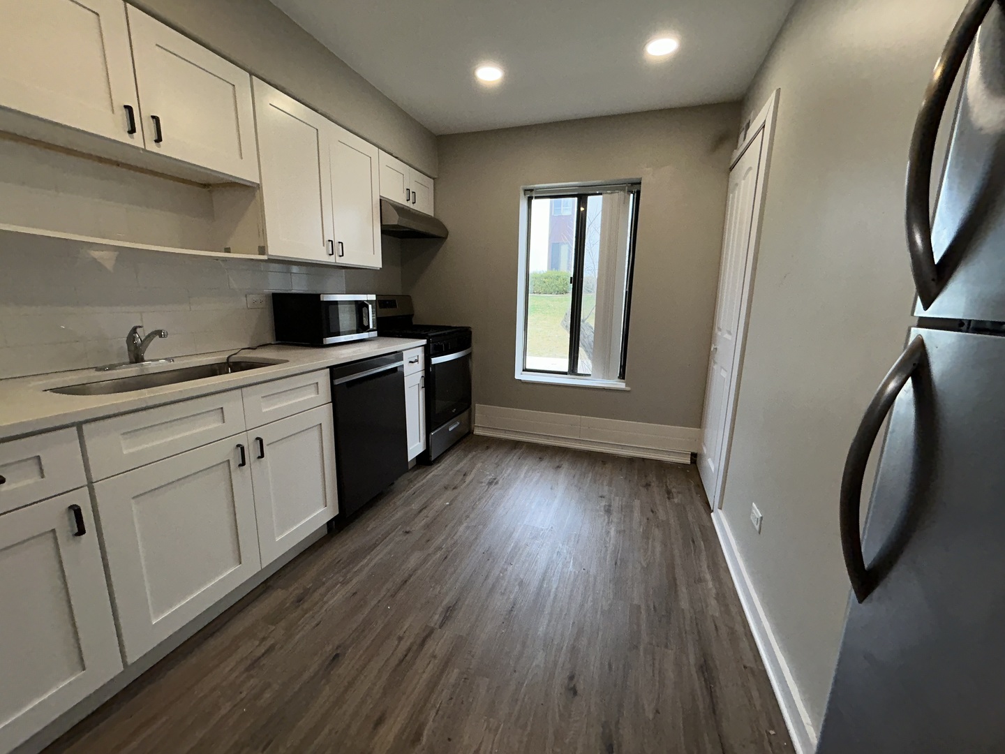 743 E Fullerton Avenue Unit: 105