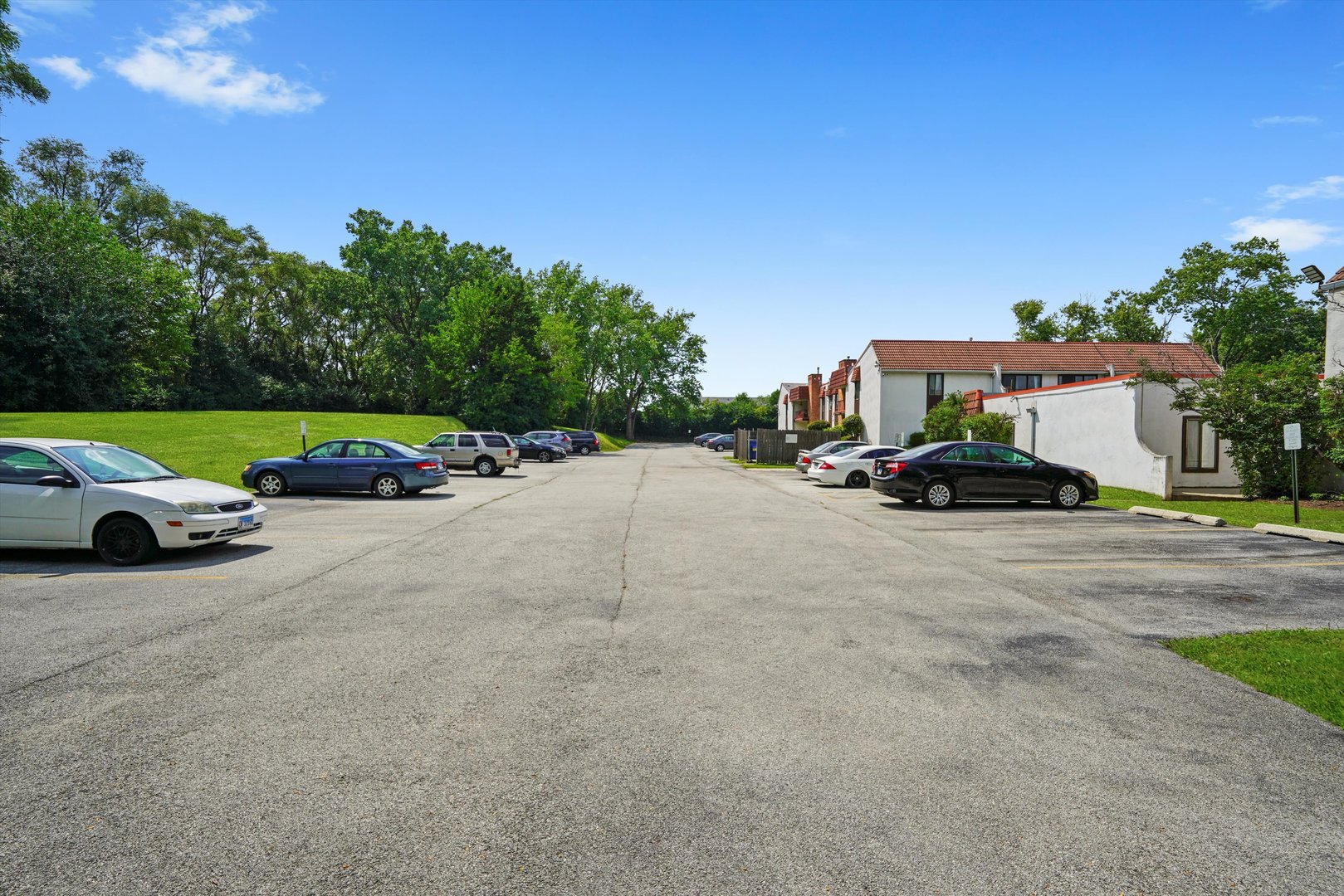 743 E Fullerton Avenue Unit: 105