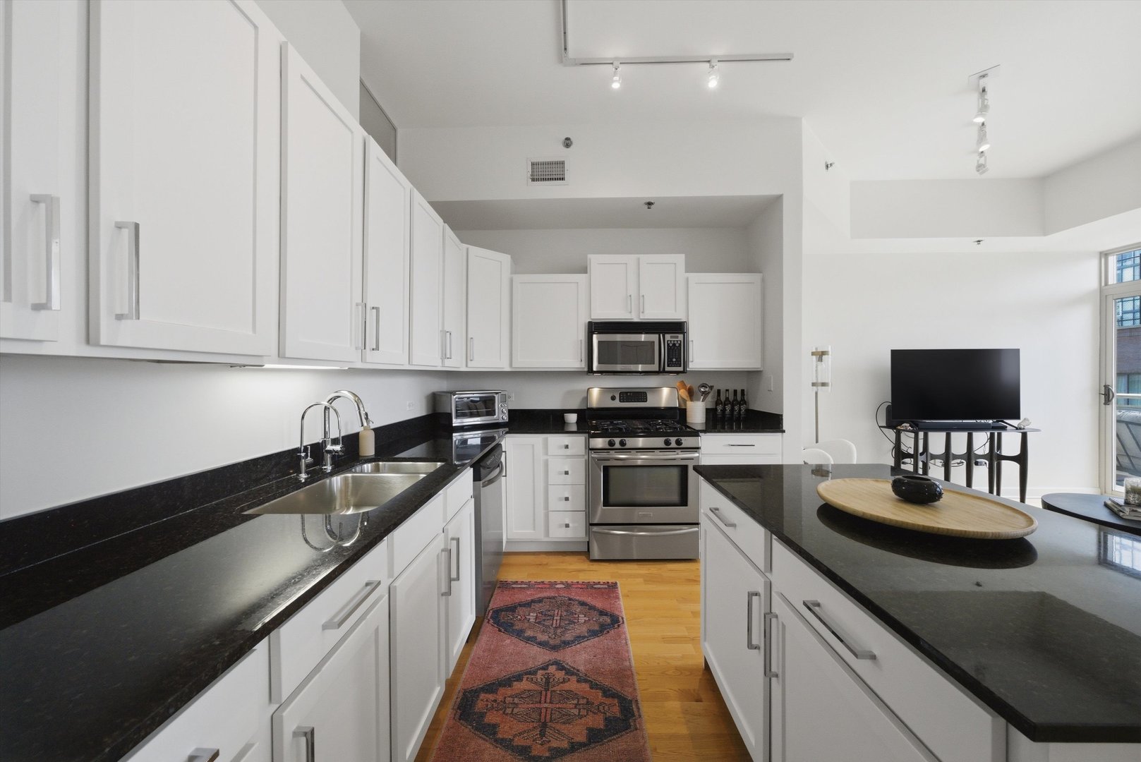 230 W Division Street Unit: 804
