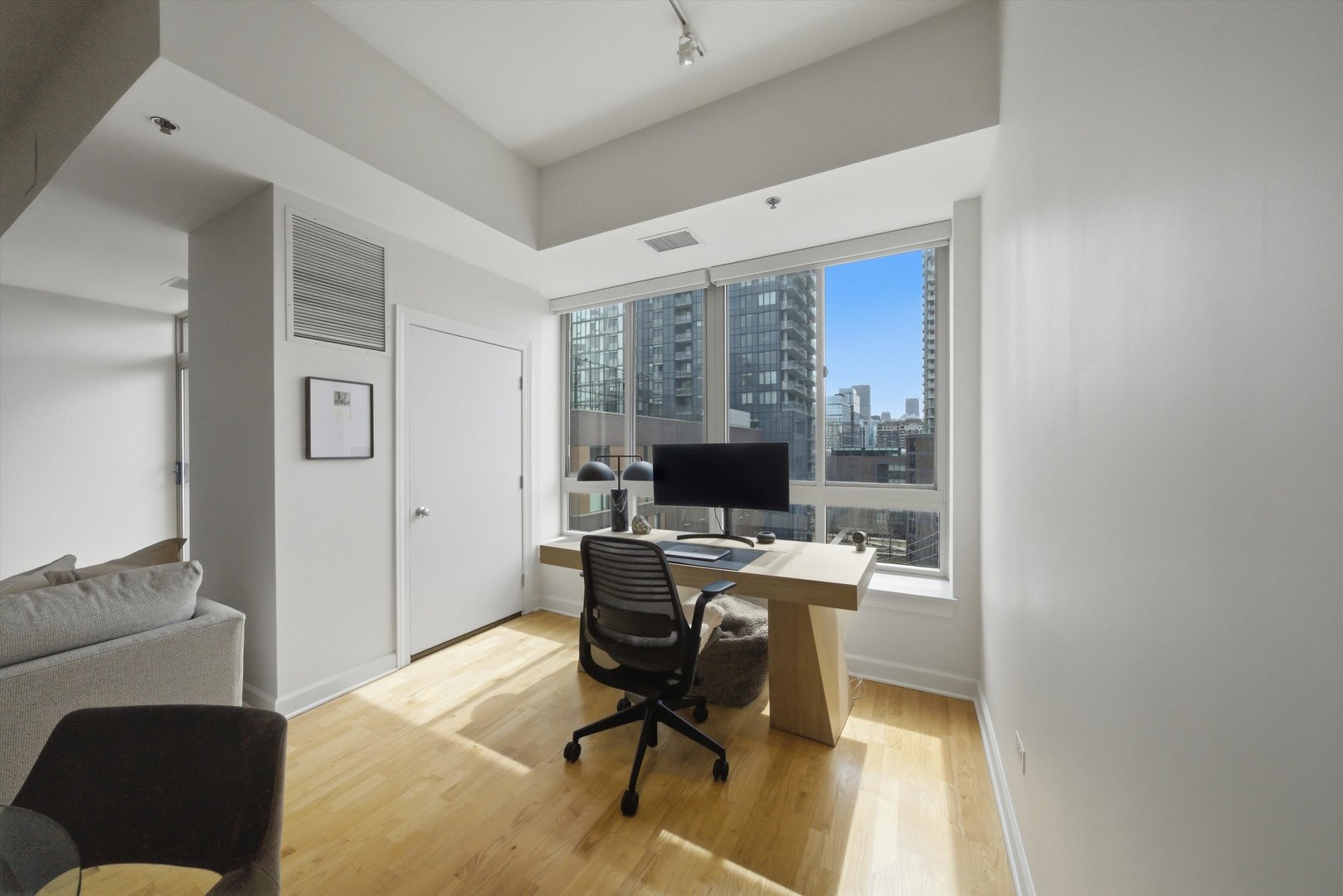 230 W Division Street Unit: 804
