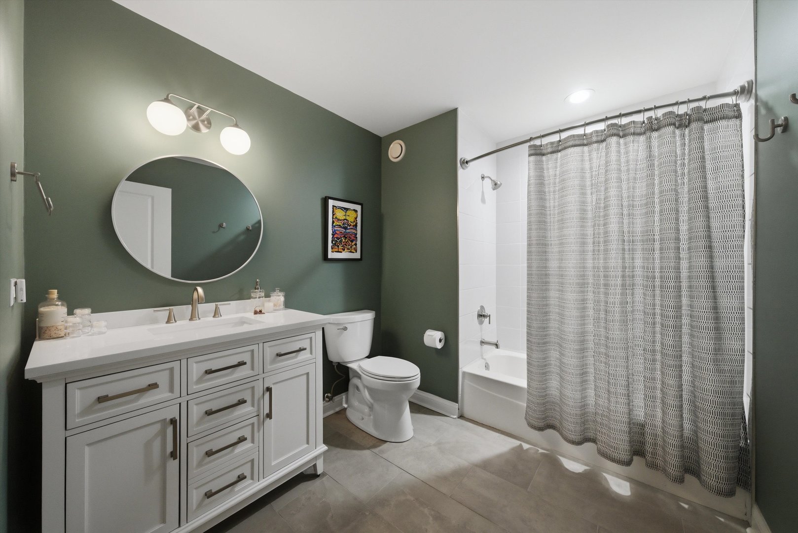 230 W Division Street Unit: 804