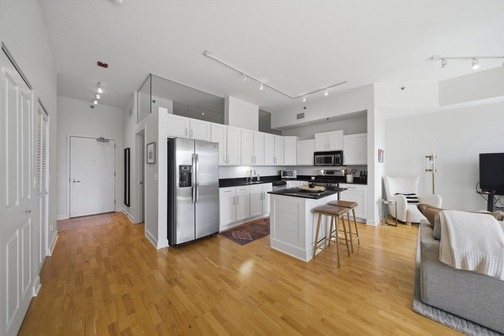 230 W Division Street Unit: 804