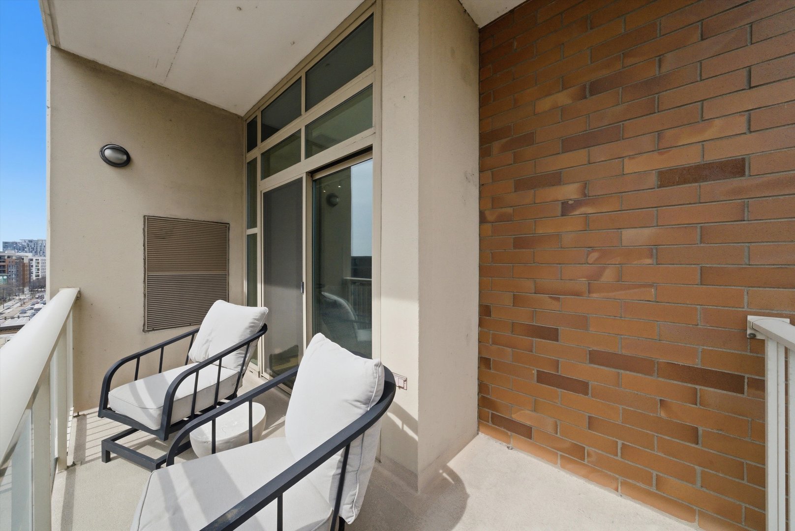 230 W Division Street Unit: 804