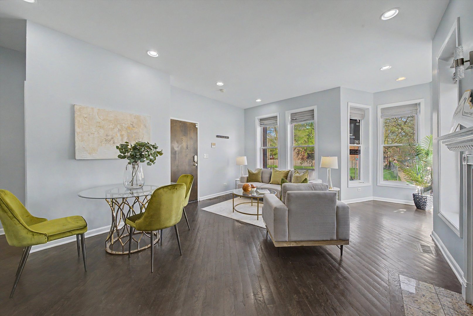 4956 S Champlain Avenue Unit: 1S