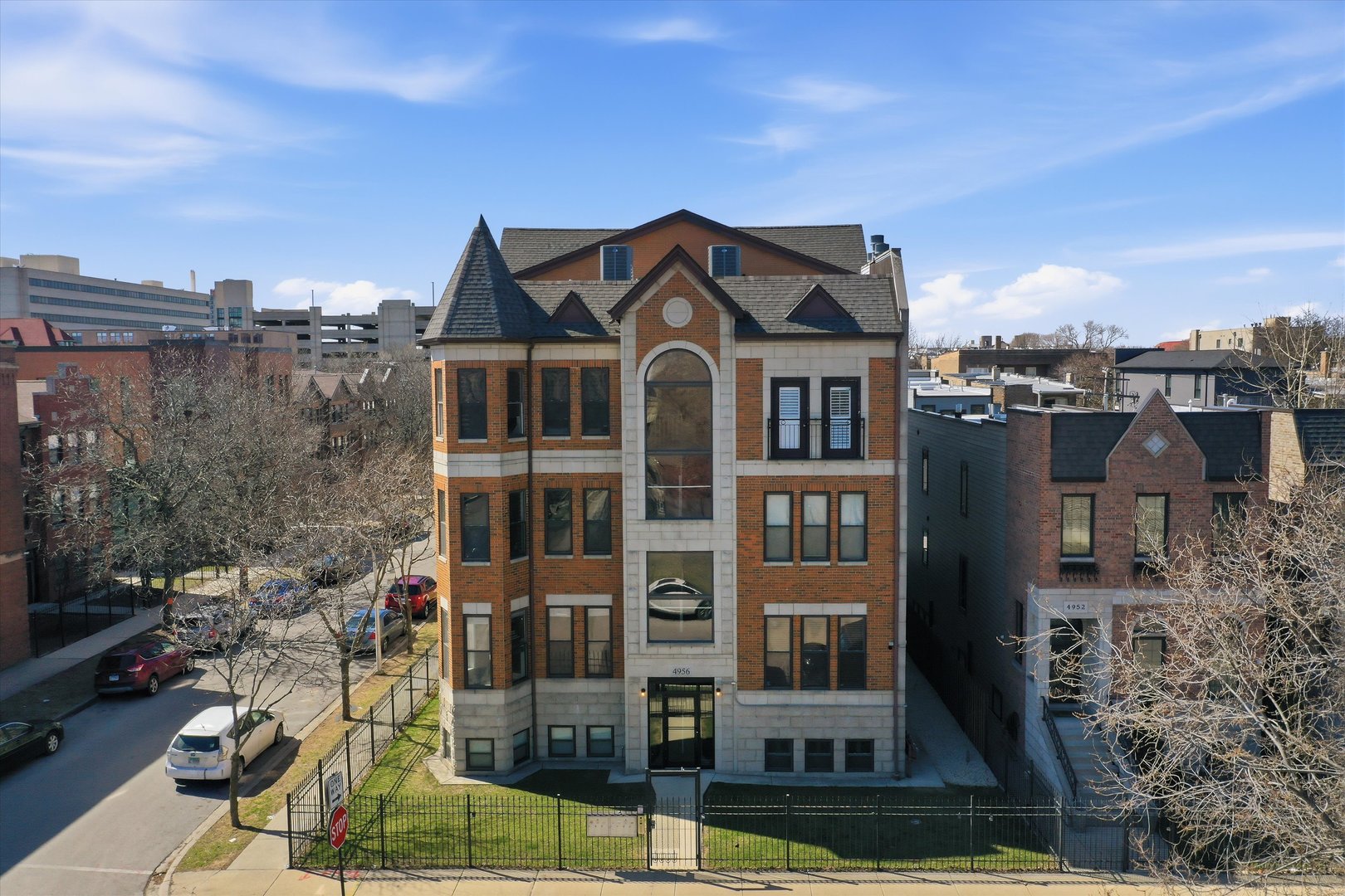 4956 S Champlain Avenue Unit: 1S