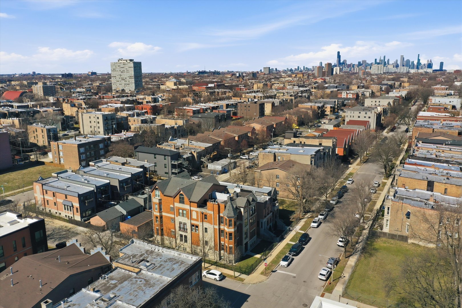 4956 S Champlain Avenue Unit: 1S