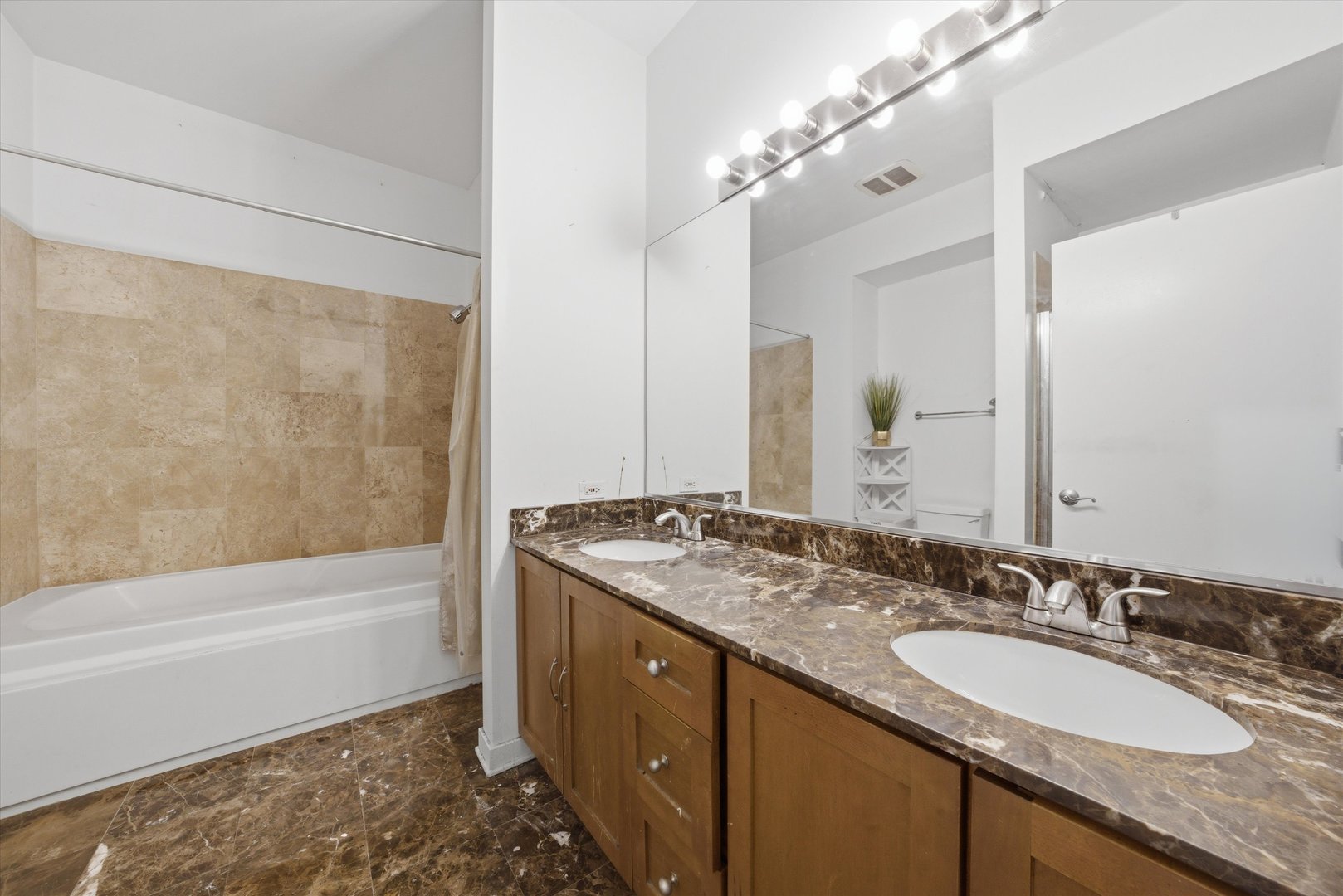 4178 S DREXEL Boulevard Unit: 2