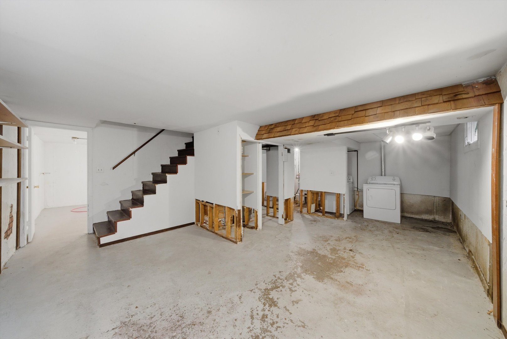 1517 E Roosevelt Road