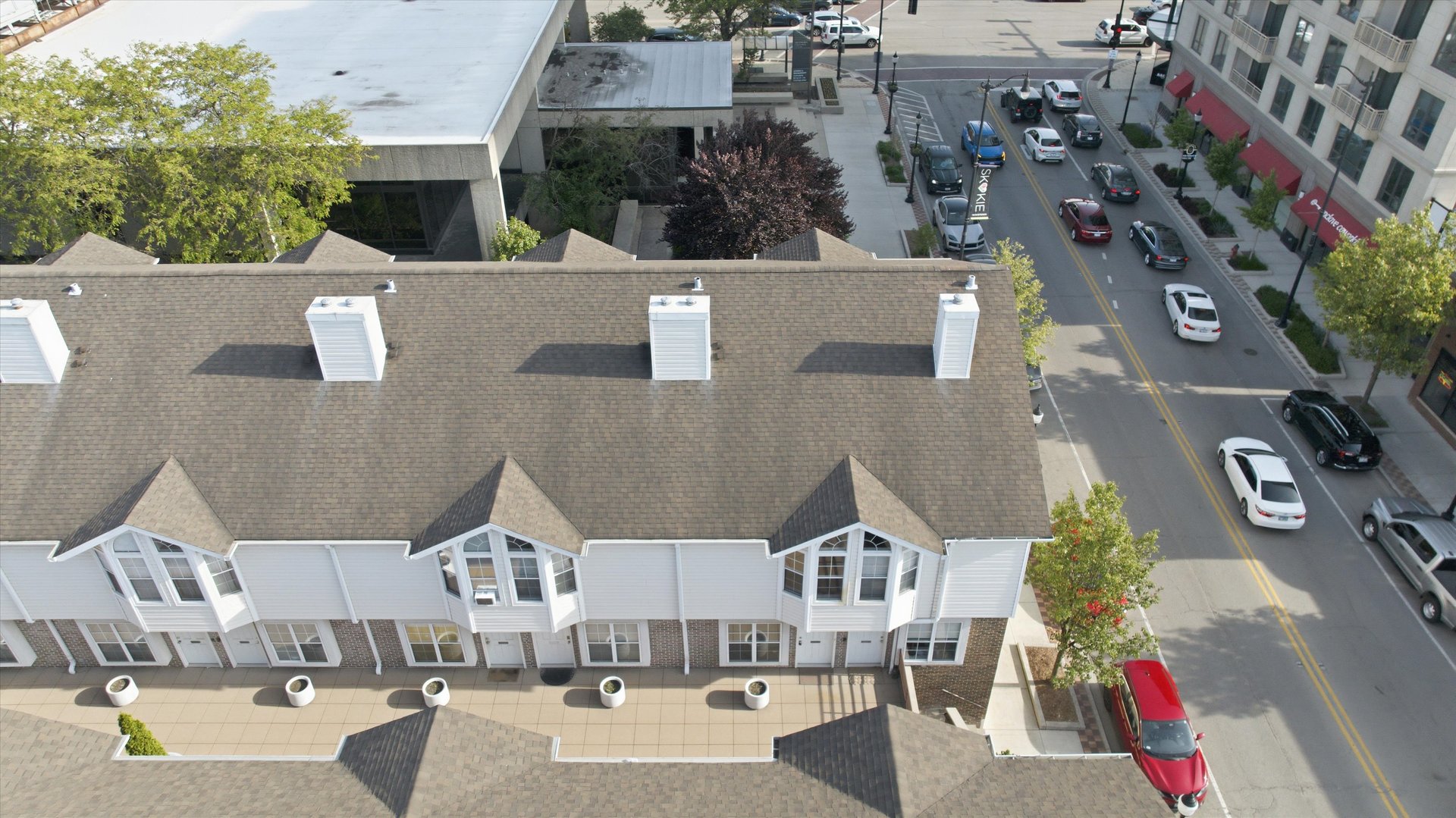 8009 LINCOLN Avenue