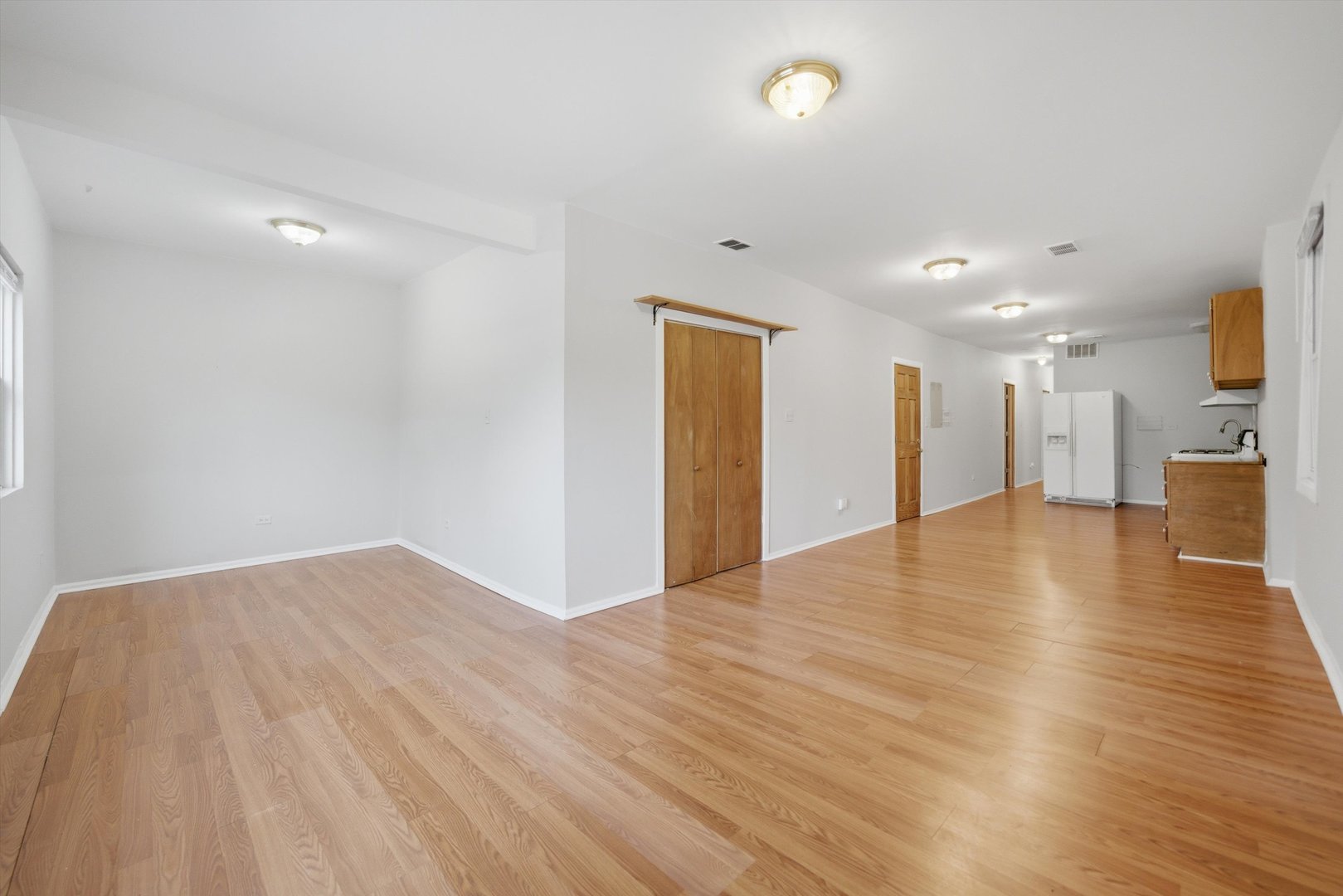 4541 N Western Avenue Unit: 2
