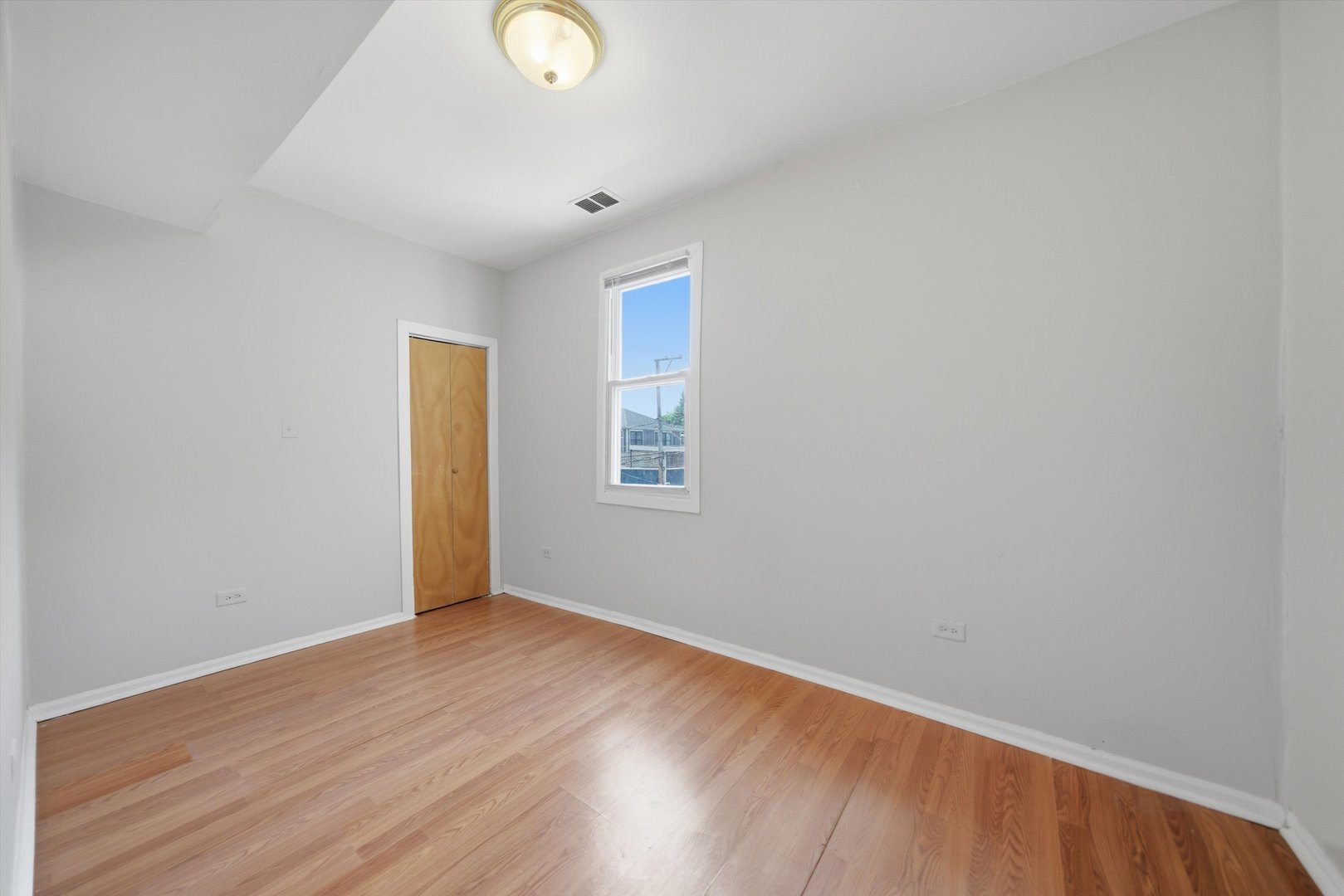 4541 N Western Avenue Unit: 2