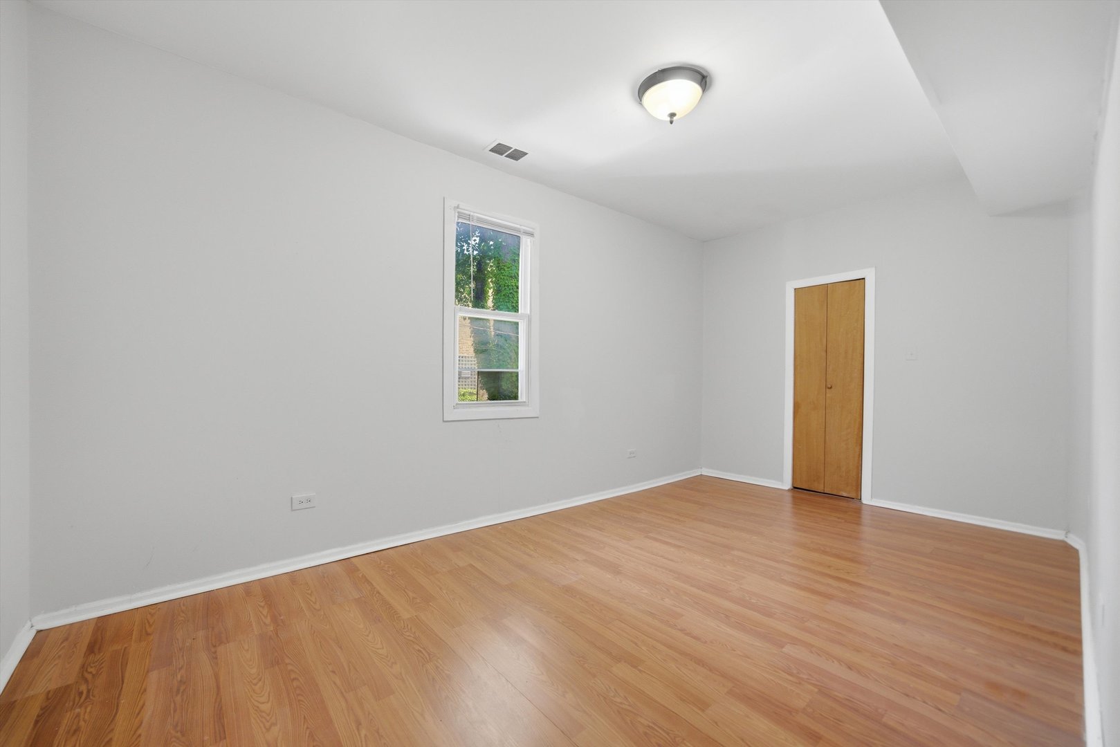 4541 N Western Avenue Unit: 2